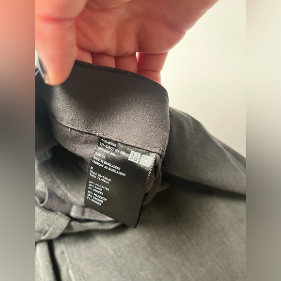 Men’s charcoal, gray straight leg pants from Uniqlo - Picture 4 of 7